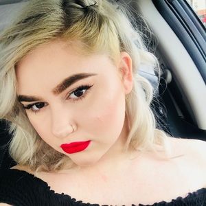 ✨ Meet Your Posher! ✨